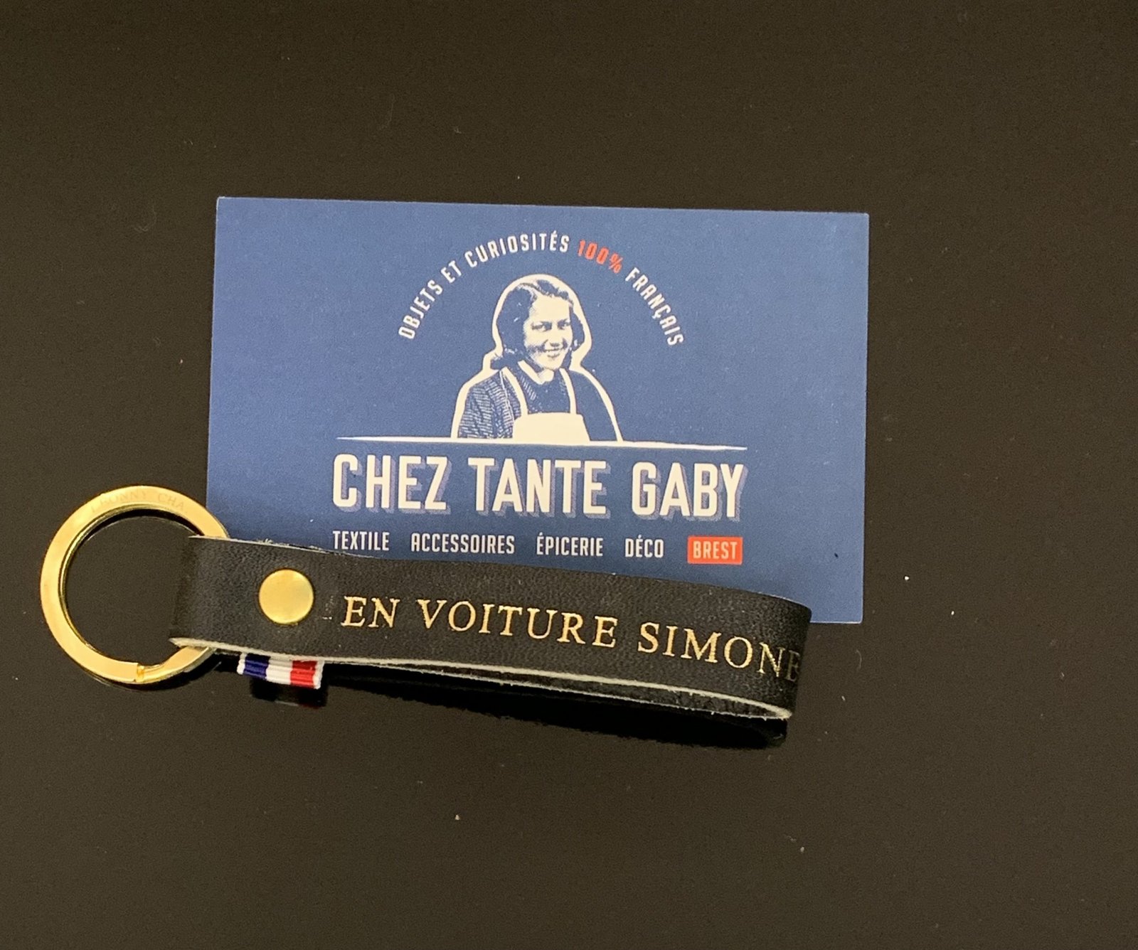 En voiture Simone - Porte clé cuir noir - Léonny Cha - CHEZ TANTE GABY
